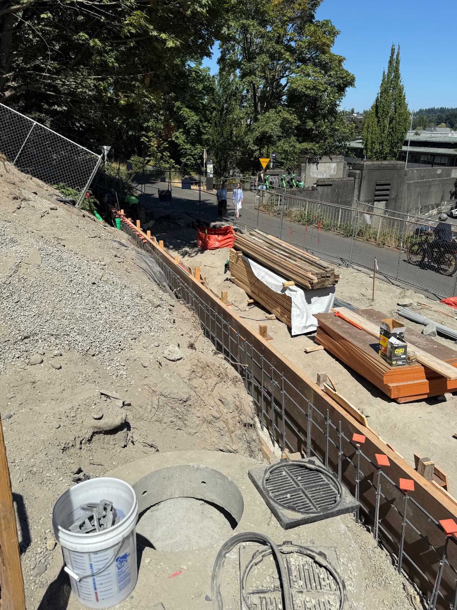Boardform architectural Wall photo 16