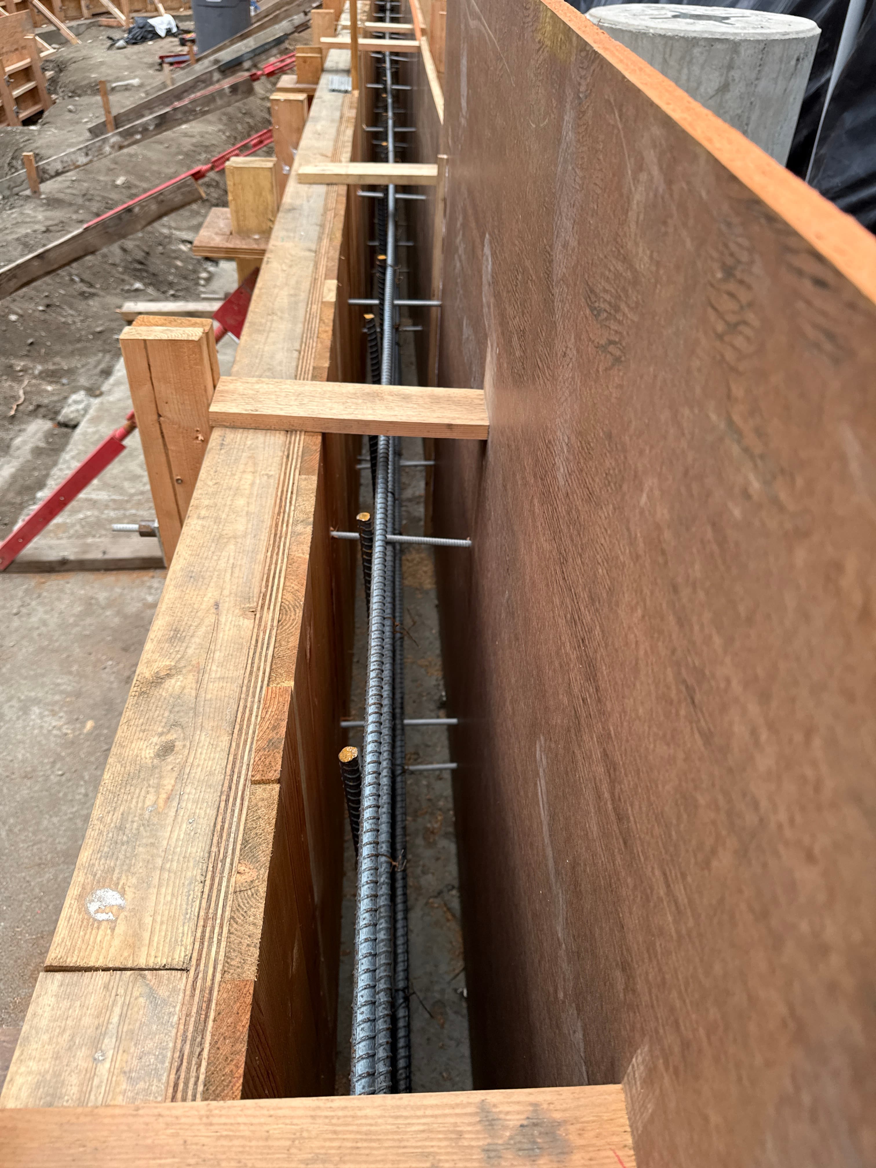 Boardform architectural Wall photo 23